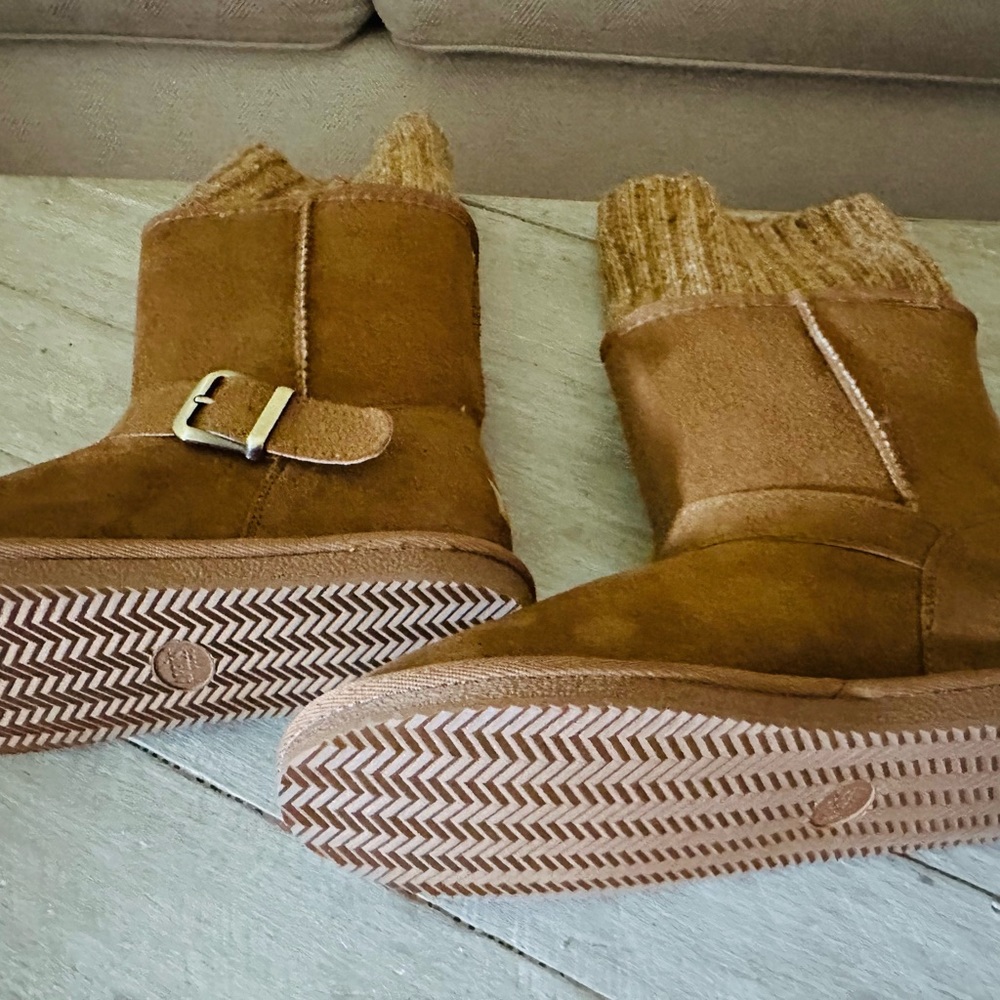 Chestnut lined boots. - Picture 5 of 7